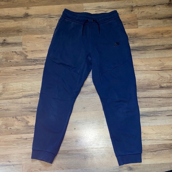 Nike tech fleece joggers - Picture 1 of 5